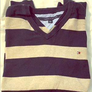 Tommy Hilfiger V-neck sweater size XL